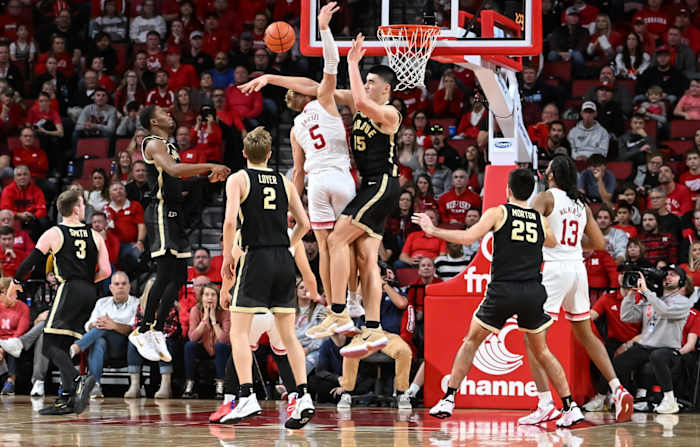 zach edey block vs nebraska
